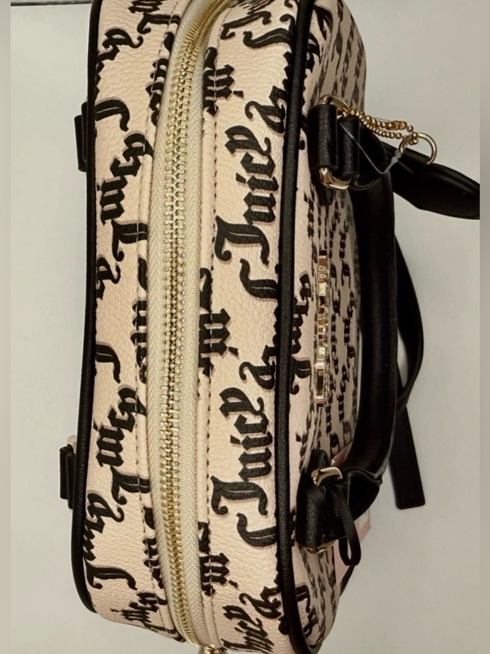 Juicy Couture Logo Print, Black & Beige Crossbody with Handles, NWT Retail $80 - Picture 6 of 9